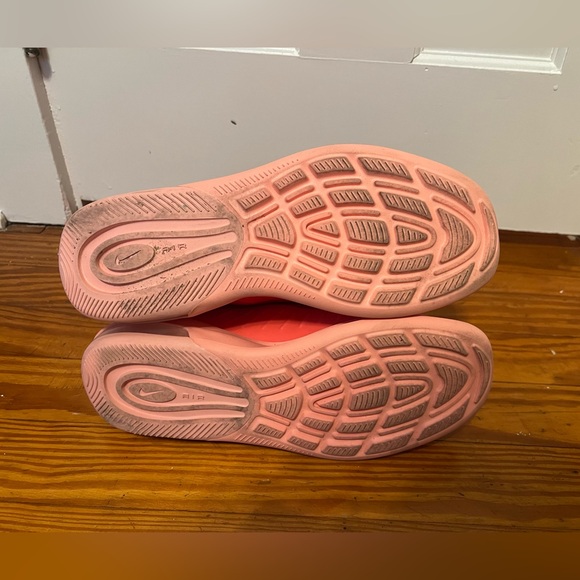 Nike Air Max Axis ‘Rush Pink’ - Picture 3 of 4